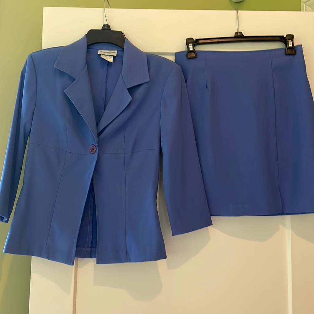 Beautiful periwinkle skirt suit, great condition